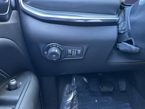 Used 2022 Jeep Compass High Altitude AWD/4WD image 25
