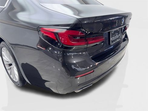 Used 2022 BMW 530i w/ Premium Package image 19