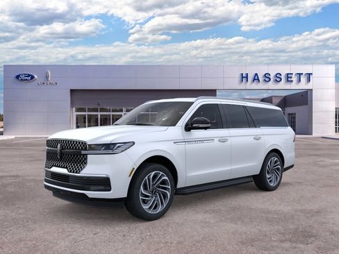 New 2026 Lincoln Navigator L Premier AWD/4WD image 1