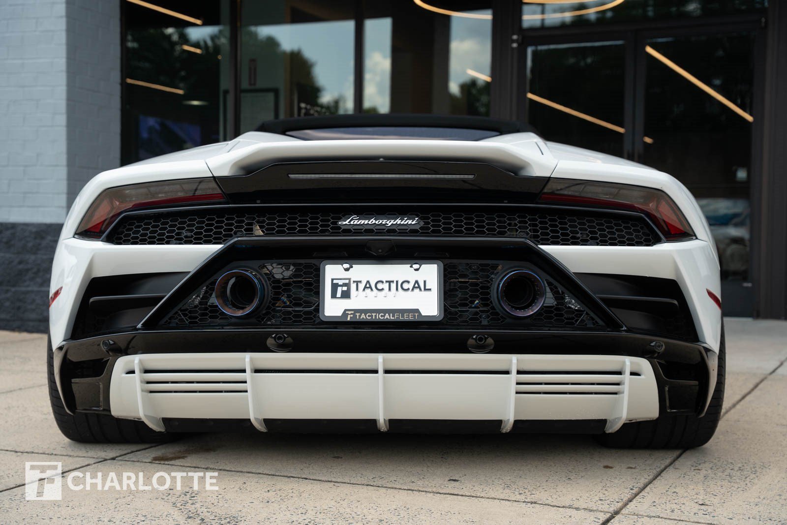 Used 2024 Lamborghini Huracan EVO AWD/4WD image 14