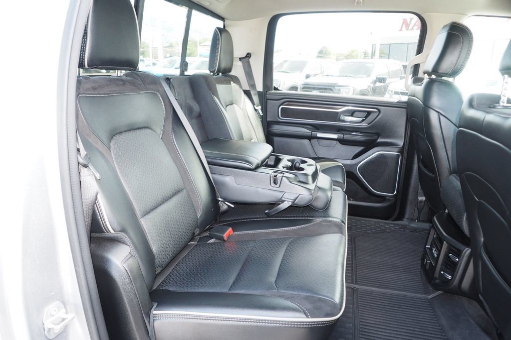 Used 2022 RAM 1500 Laramie AWD/4WD image 18