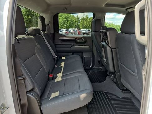 Used 2023 Chevrolet Silverado 1500 LT AWD/4WD image 29