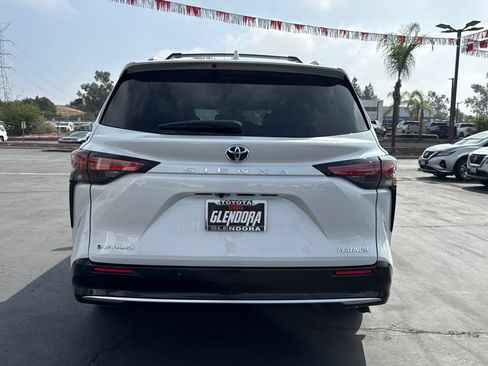New 2026 Toyota Sienna Platinum AWD/4WD image 9