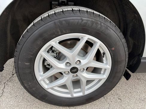 Used 2024 Ford Edge SEL w/ Convenience Package image 12