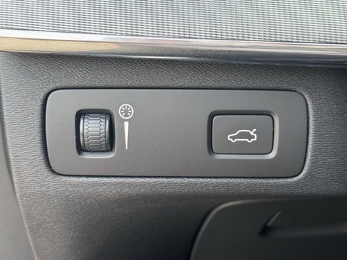 Used 2020 Volvo XC90 T6 R-Design w/ Protection Package Premier image 26