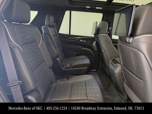 Used 2024 Cadillac Escalade Sport Platinum w/ LPO, ONYX Package image 21