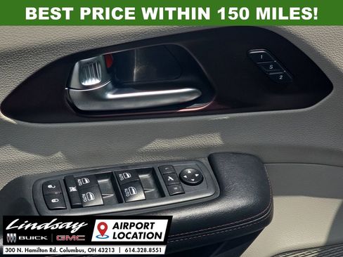 Used 2020 Chrysler Pacifica Limited image 24
