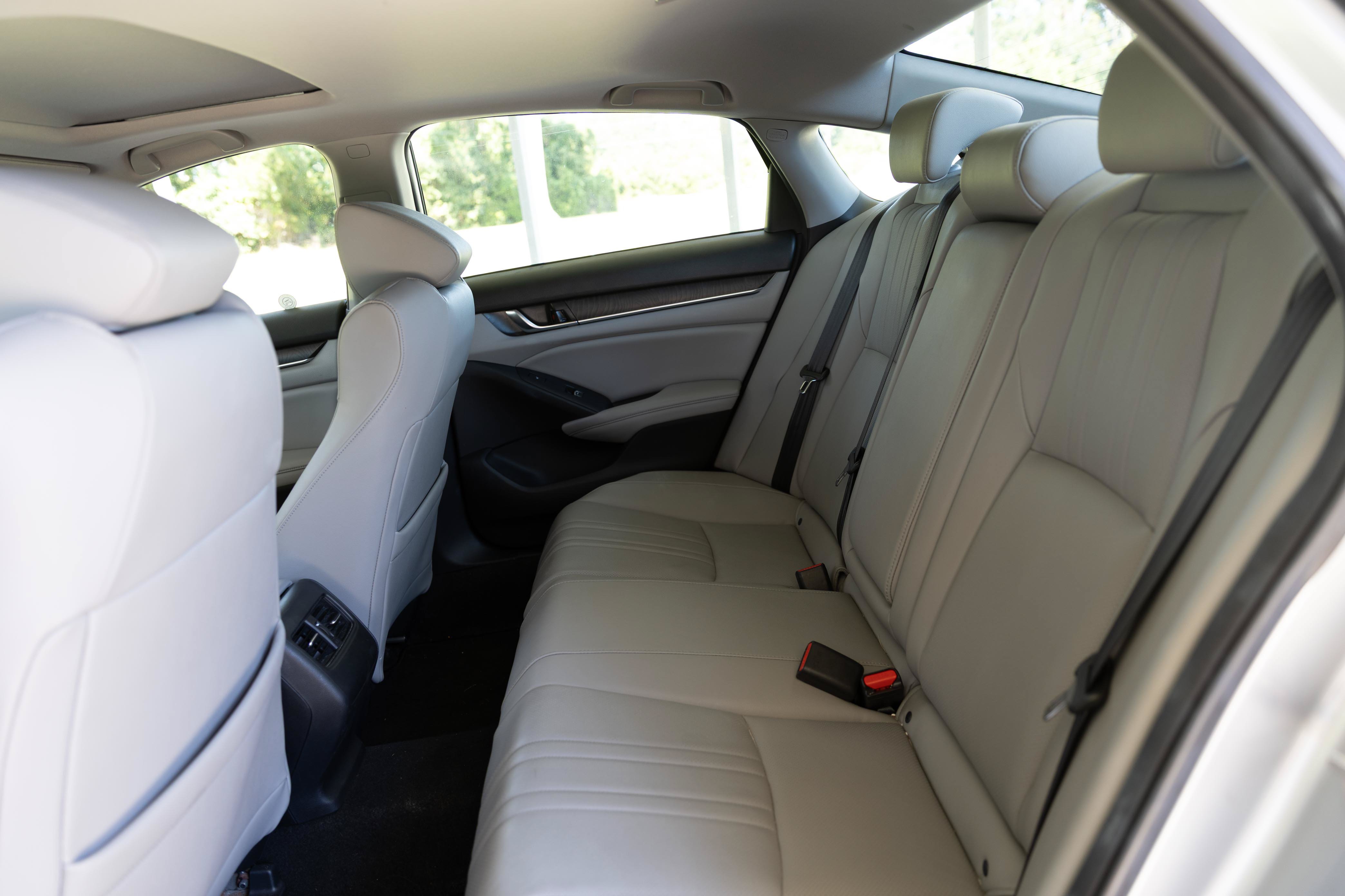 Used 2019 Honda Accord Touring image 14