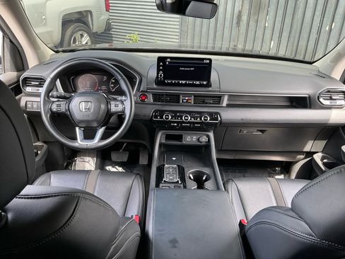 Used 2025 Honda Pilot EX-L image 16