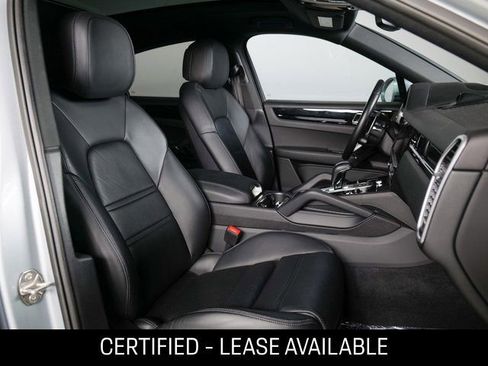 Used 2022 Porsche Cayenne Coupe image 11