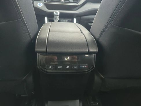 Used 2020 Toyota Highlander LE image 14