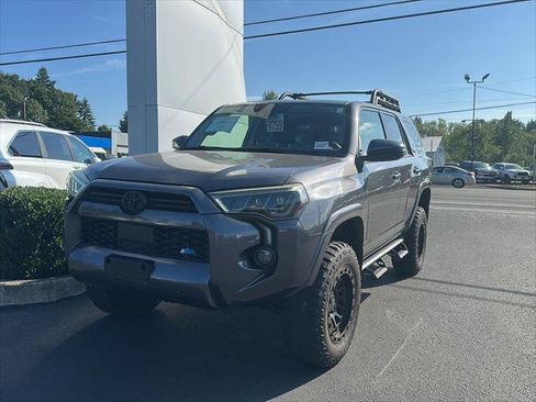 Certified 2023 Toyota 4Runner SR5 Premium w/ Moonroof Package AWD/4WD image 4