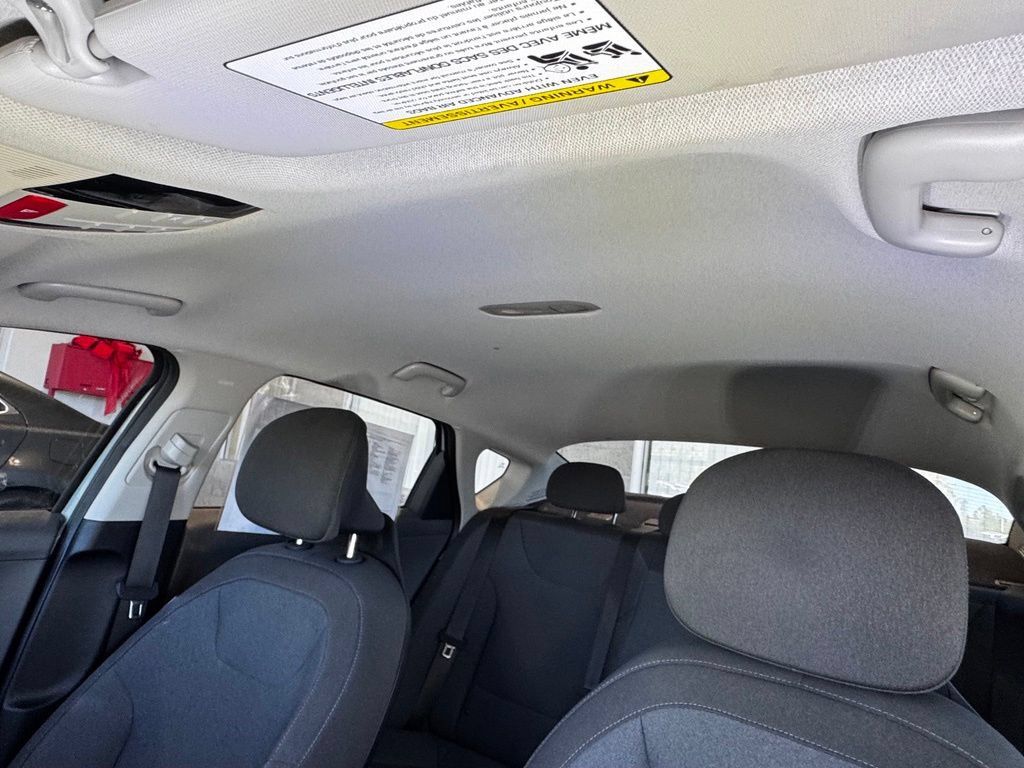 Used 2025 Kia K4 FWD image 33