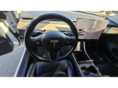 Used 2018 Tesla Model 3 Long Range image 27