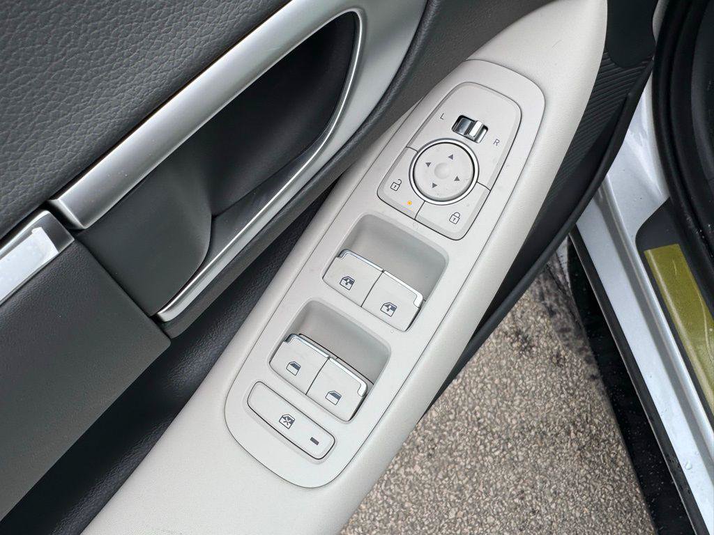 New 2026 Hyundai Sonata SEL AWD/4WD image 17