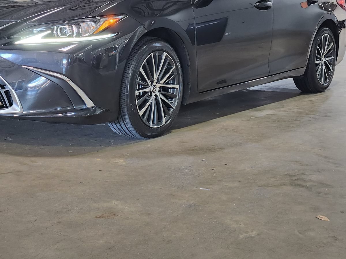 Used 2024 Lexus ES 350 w/ Premium Package FWD image 14