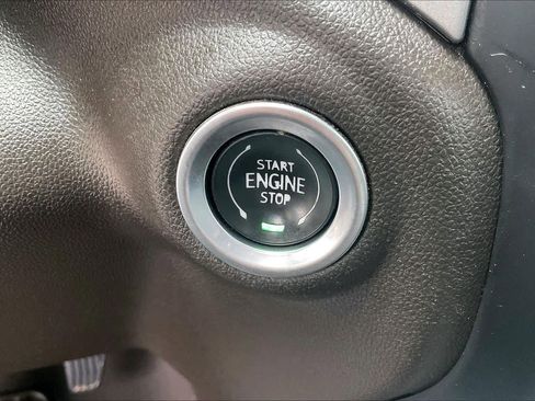 Certified 2022 Chevrolet Silverado 2500 LT w/ Convenience Package image 30