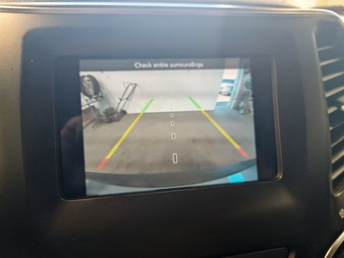 Used 2020 Jeep Cherokee Latitude Plus w/ Cold Weather Group AWD/4WD image 20