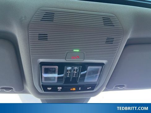 Used 2024 Volkswagen Atlas SEL Premium R-Line image 39