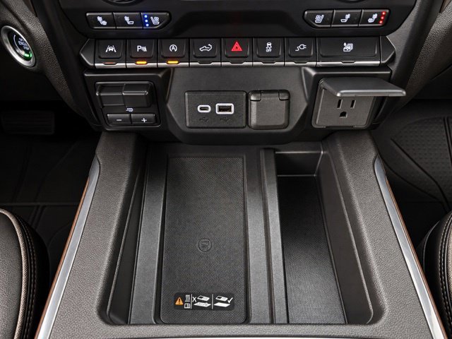 Used 2020 Chevrolet Silverado 1500 High Country w/ Technology Package AWD/4WD image 36