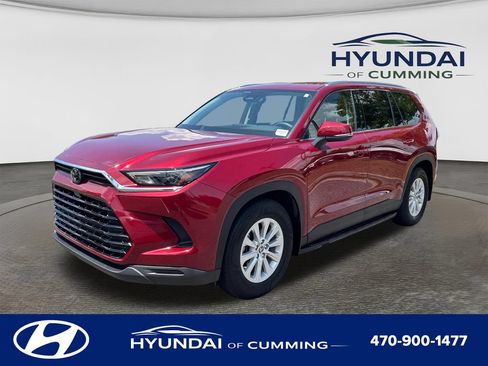 Used 2024 Toyota Grand Highlander XLE FWD image 3