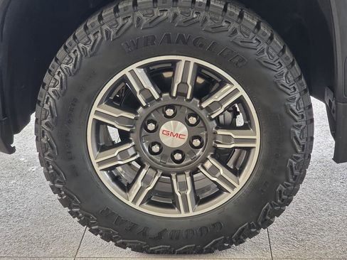Used 2025 GMC Sierra 1500 AT4 AWD/4WD image 8