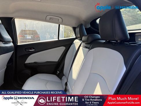 Used 2017 Toyota Prius Four FWD image 5