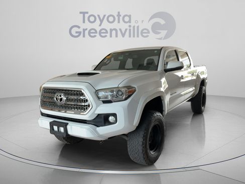 Used 2016 Toyota Tacoma TRD Sport AWD/4WD image 1