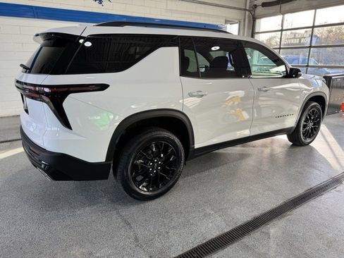 New 2026 Chevrolet Traverse LT image 12