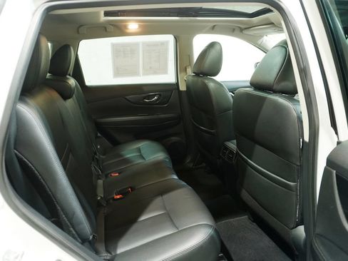 Used 2019 Nissan Rogue SL w/ Premium Package AWD/4WD image 15