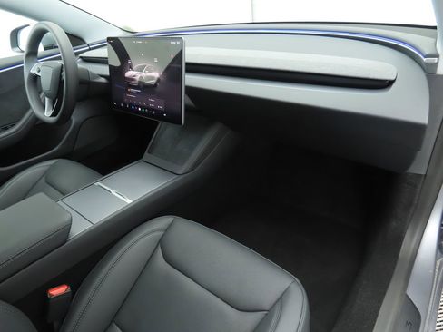 Used 2025 Tesla Model 3 Long Range image 17