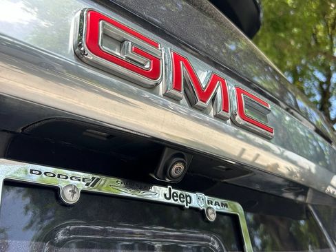 Used 2024 GMC Yukon Denali RWD image 35