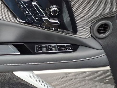 New 2026 Cadillac Optiq Luxury 1 image 8