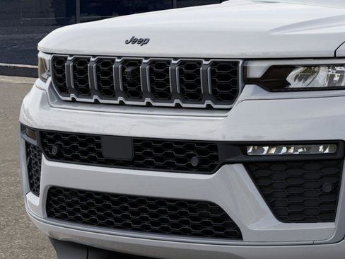 New 2026 Jeep Grand Cherokee Limited Reserve image 11