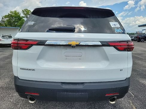 Used 2022 Chevrolet Traverse LT FWD image 7