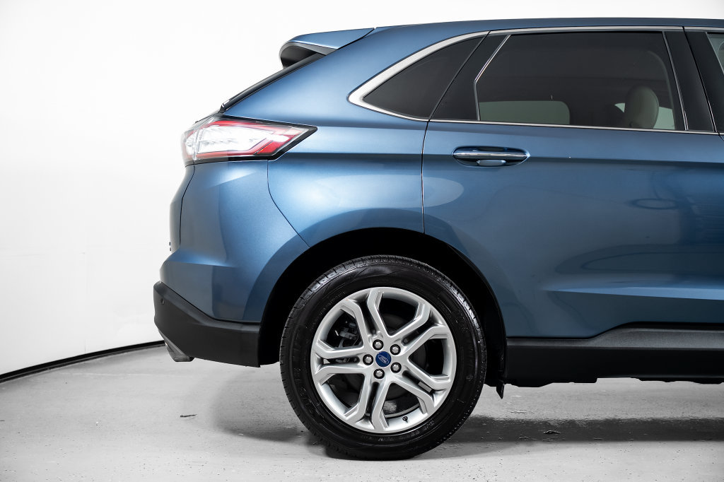 Used 2018 Ford Edge Titanium w/ Equipment Group 301A FWD image 6