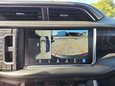 Used 2023 GMC Yukon XL Denali AWD/4WD image 24
