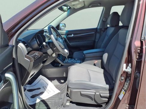 Used 2012 Kia Sorento LX w/ Convenience Pkg FWD image 15