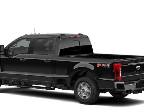 New 2026 Ford F250 XLT w/ FX4 Off-Road Package image 18