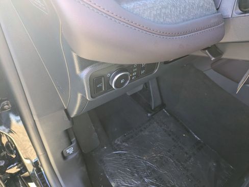 New 2026 Ford Explorer Platinum image 14