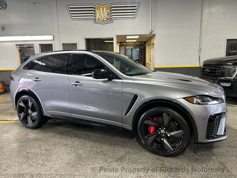 Used 2024 Jaguar F-PACE SVR image 1