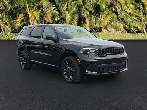 Used 2025 Dodge Durango GT AWD/4WD image 2