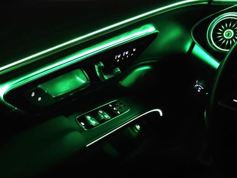 Used 2023 Mercedes-Benz EQS 580 4MATIC SUV image 29