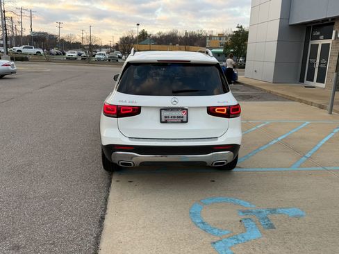 Used 2022 Mercedes-Benz GLB 250 4MATIC image 3