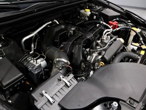 Used 2025 Subaru Outback Onyx Edition image 18