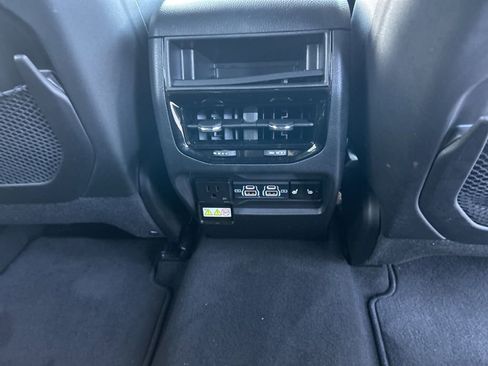 Used 2024 Jeep Grand Cherokee Limited image 27