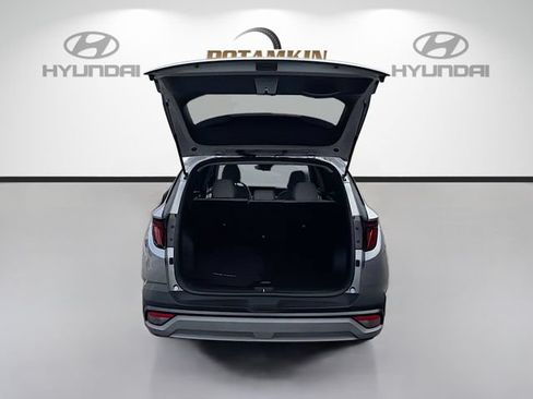 Used 2025 Hyundai Tucson SE FWD image 24