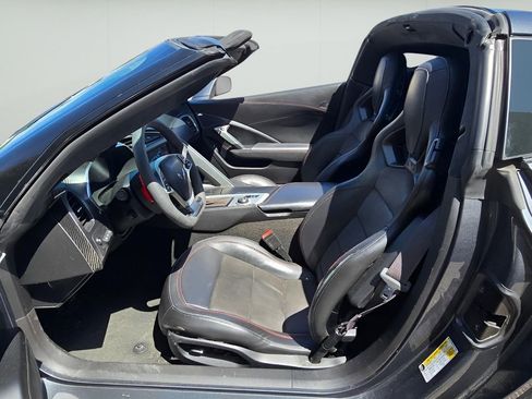 Used 2017 Chevrolet Corvette Stingray Coupe RWD image 15