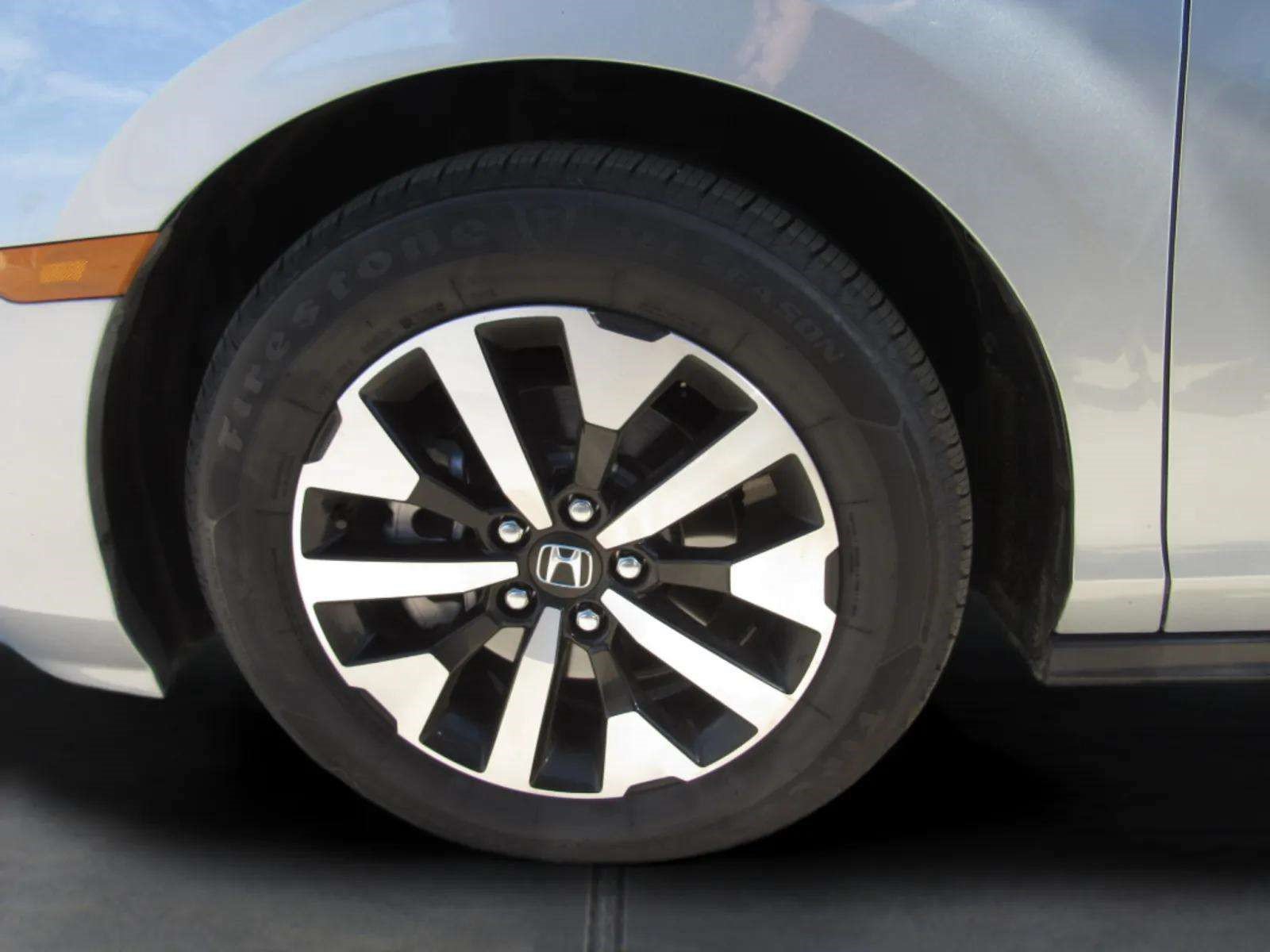 Used 2025 Honda Odyssey EX-L image 5