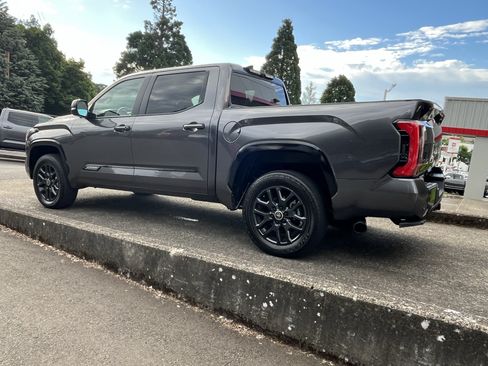Used 2024 Toyota Tundra Platinum AWD/4WD image 5